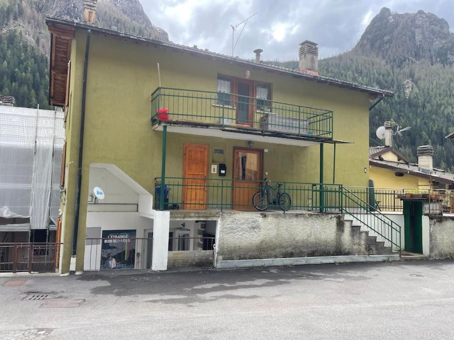 L'Etrange Rendez-Vous Tome 1 Apartment Carona  Bagian luar foto