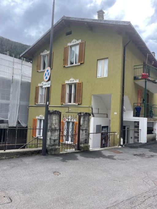 L'Etrange Rendez-Vous Tome 1 Apartment Carona  Bagian luar foto